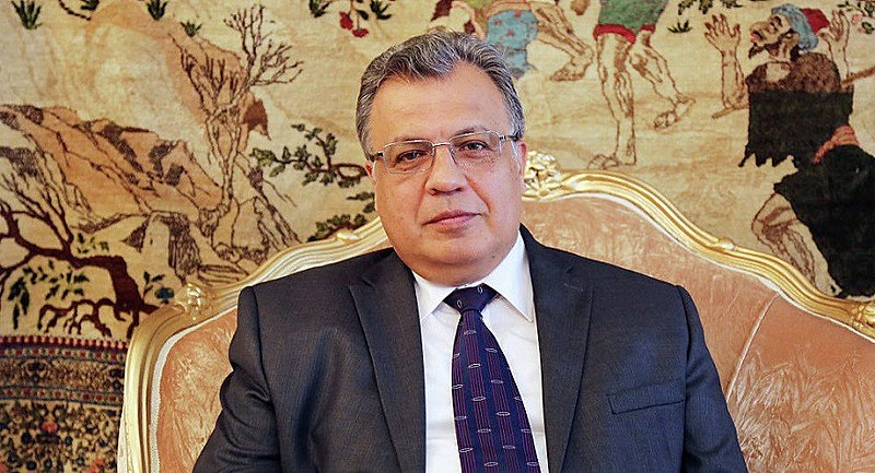 Diplomata Andrei Karlov morreu em decorrência dos disparos
