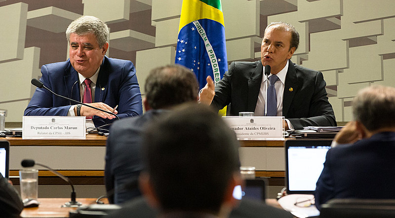 Senador Otto Alencar (PSD-BA) abandona a reunião após trocar farpas com lideres da reunião da CPMI