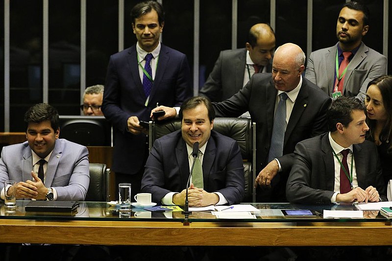 Texto aprovado tinha modificações realizadas em comissão mista