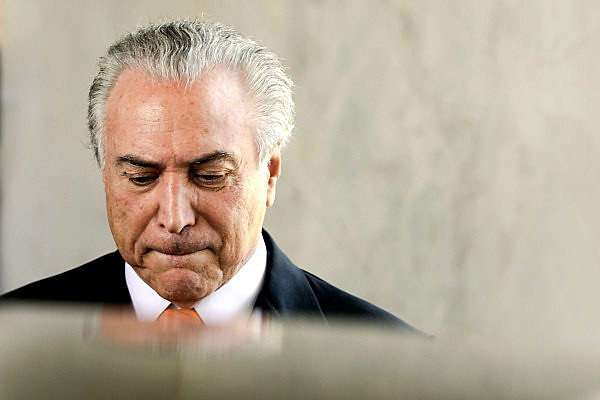 Un año después del golpe en Brasil, Temer se está aprovechando de su impopularidad para hacer el “trabajo sucio”