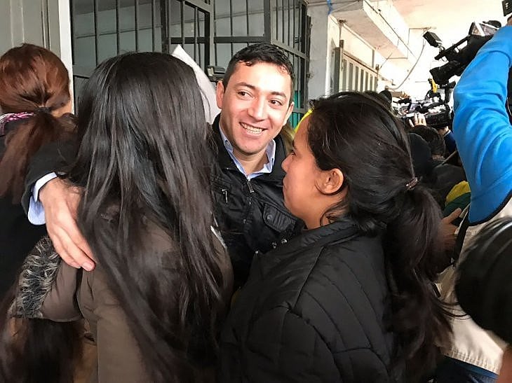 Luis Olmedo Paredes, condenado a 20 anos de prisão, reencontra a família após seis anos em Tacumbú