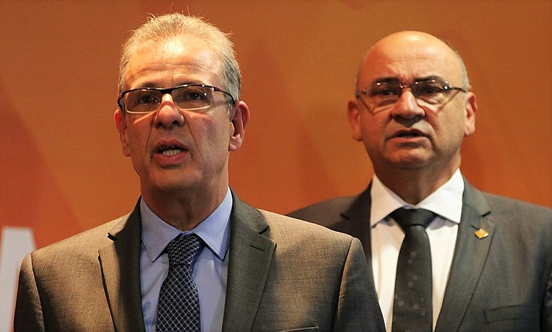 O ministro Beto Albuquerque (primeiro plano) confirmou que o projeto está pronto para ser apresentado