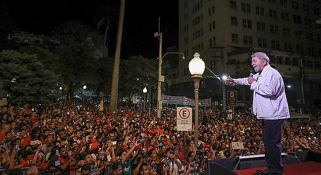 Ex-presidente Luiz Inácio Lula da Silva (PT) iniciou, na noite desta segunda-feira (4), mais uma etapa de sua caravana "Lula pelo Brasil