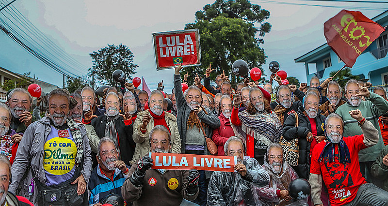 Apoiadores do ex-presidente e da democracia seguem firmes na Vigília Lula Livre em Curitiba