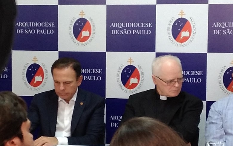 O prefeito João Doria e o arcebispo de São Paulo, D. Odilo Scherer, em coletiva sobre a "ração humana" do tucano