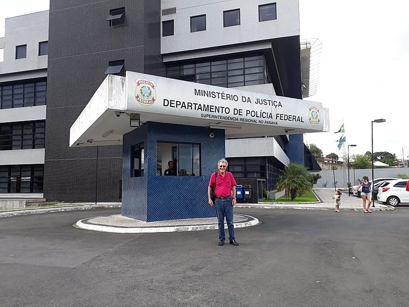 Lula recebeu a visita do frei Luis Favaron na sede da Polícia Federal em Curitiba, no dia em que se completou nove meses de sua prisão.