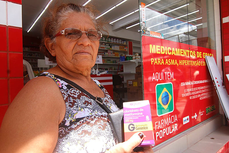 Os postos do Programa Farmácia Popular foram fechados na Paraíba e agora os medicamentos são retirados exclusivamente em farmácias privadas.