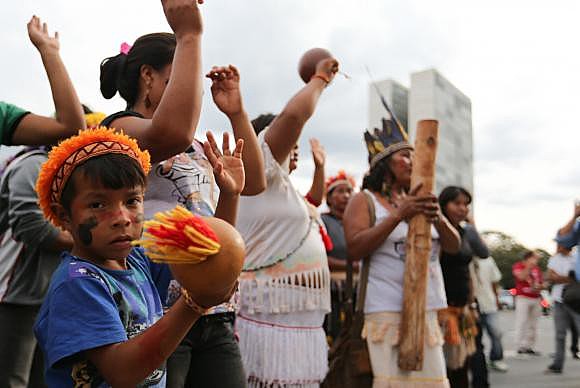 Índios guarani-kaiowá protestam em frente ao Planalto, em maio de 2016