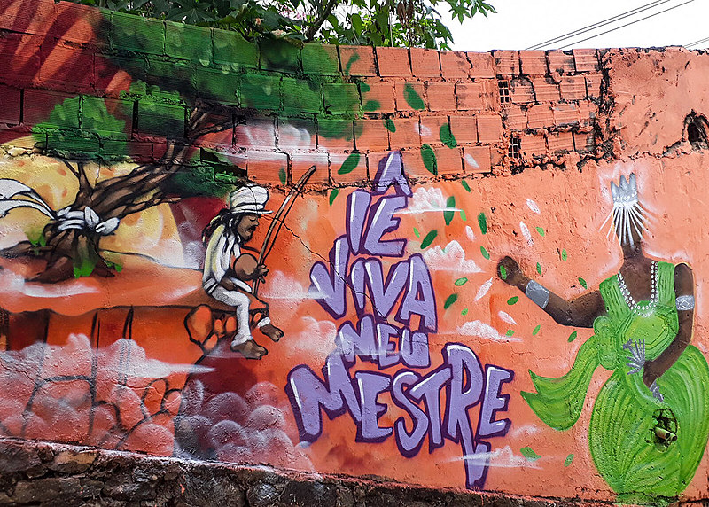 Grafite em homenagem a Mestre Moa do Katendê no Dique Pequeno, em Salvador.