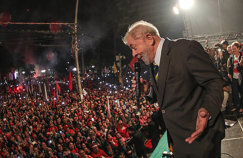 Seguidores de Lula e defensores do processo democrático deram uma demonstração de maturidade política