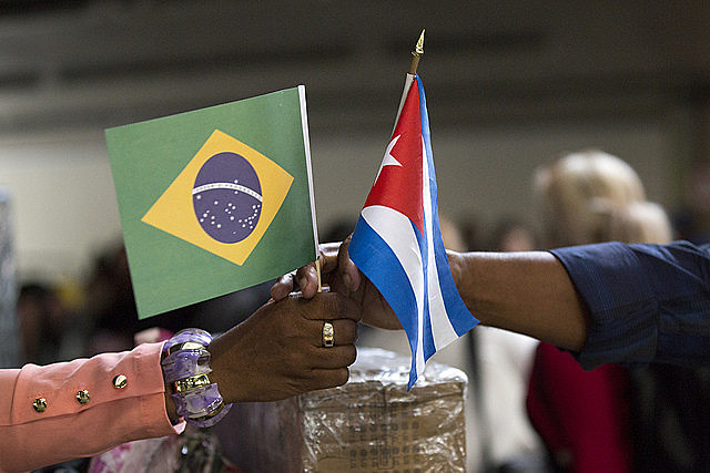 Mais de 8 mil profissionais cubanos estão deixando país nos últimos dias