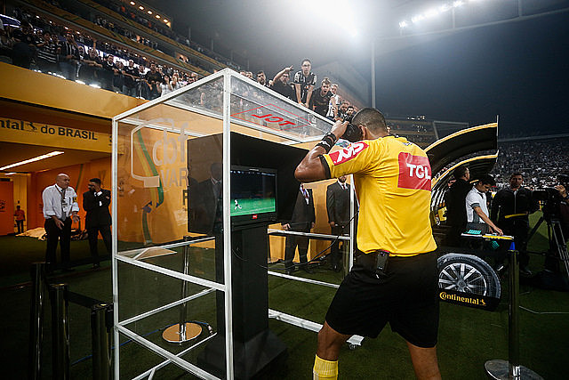 Árbitro de vídeo na final da Copa do Brasil 2018