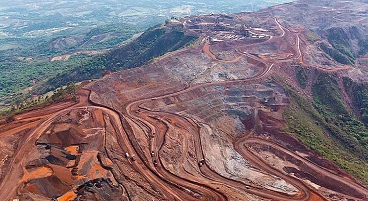 Os atingidos por barragem denunciam que o decreto permite a abertura de áreas de monopólio.