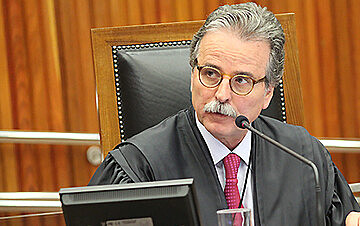 Martins: não há qualquer controle para prevenir desvios ou descumprimentos dos contratos