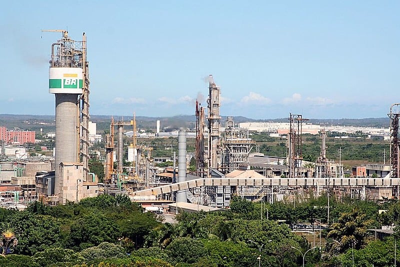 Decisão da Petrobras vai desempregar  1,6 milhões de pessoas.