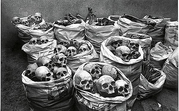 Restos mortais de pessoas atingidas pelo desastre de Bhopal