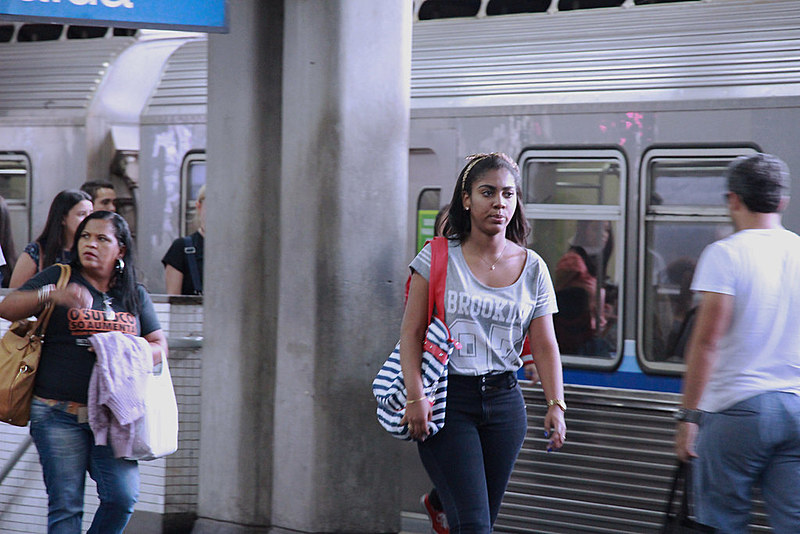 Mulheres que utilizam o metrô regularmente relatam que casos de assédios são comuns, mas muitas acreditam que apenas um vagão exclusivo não resolve