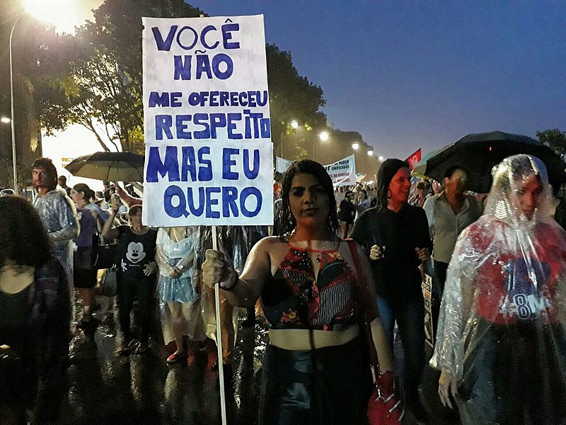Apesar da chuva, manifestantes seguiram em marcha rumo ao Congresso Nacional