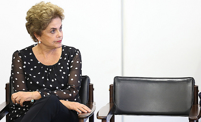 Los motivos por los cuales Dilma será temporariamente desplazada de su cargo son objeto de confusión y desinformación