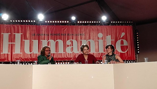 A ex-presidenta Dilma Rousseff esteve em debate promovido por jornal francês