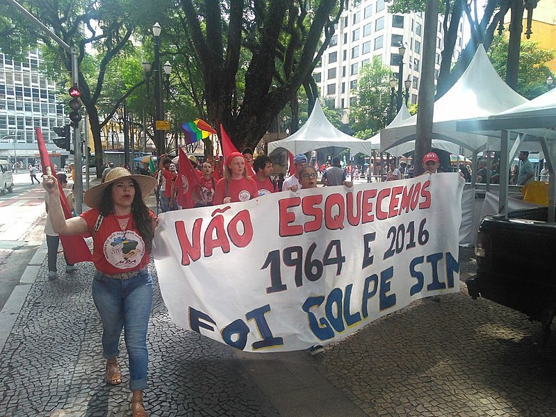 Ato trouxe poesias, intervenções e falas de protesto que denunciaram os assassinatos e torturas cometidos durante os anos de chumbo.