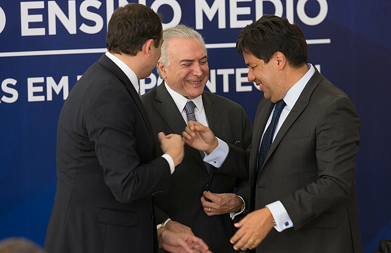 O governo Temer também editou uma medida que reestrutura o ensino médio no país