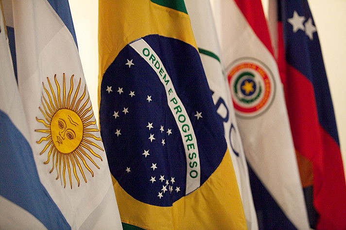 Segundo jornalista, pretende-se banir a Venezuela do Mercosul e paralisar o bloco, abrindo caminho para modelos como o da Alca