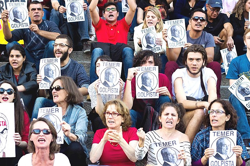 Posse de Michel Temer despertou manifestações espontâneas por todo o país