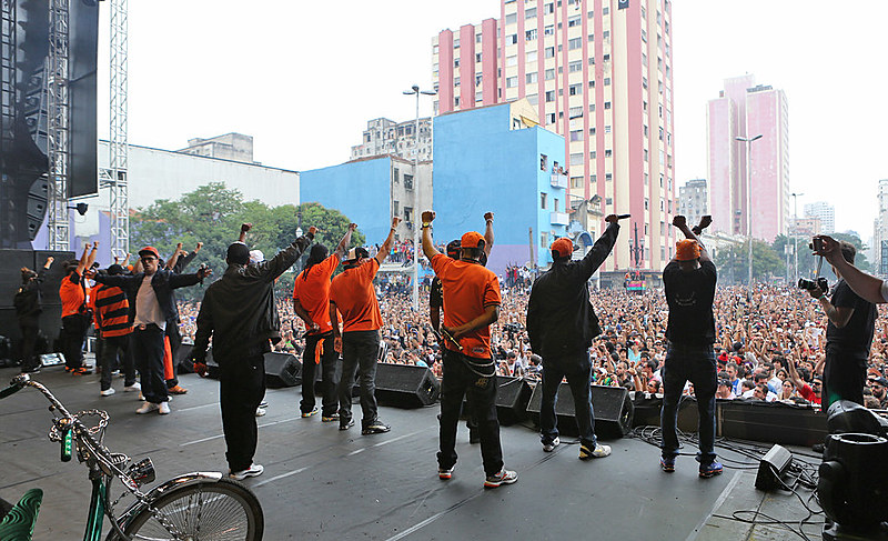 Racionais Mc's se apresentam no palco principal da Virada Cultural de São Paulo