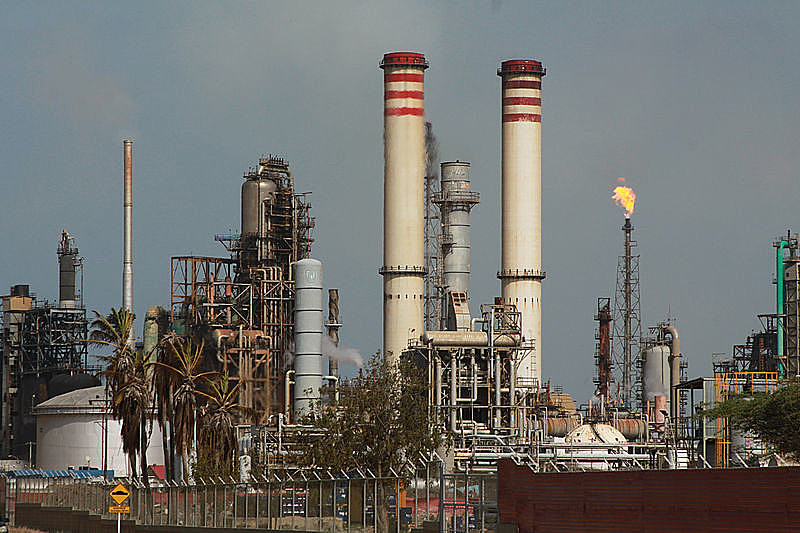 Refinaría de Amuay da PDVSA, estatal venezuelana do petróleo