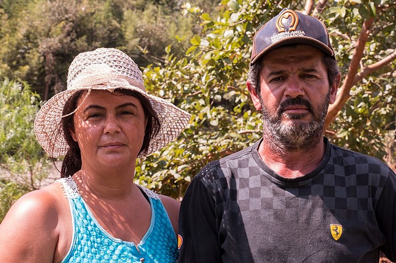 Isamara e Pedro foram atingidos diretamente pela lama, que inundou uma das casas do sítio onde moram e devastou a produção de alimentos