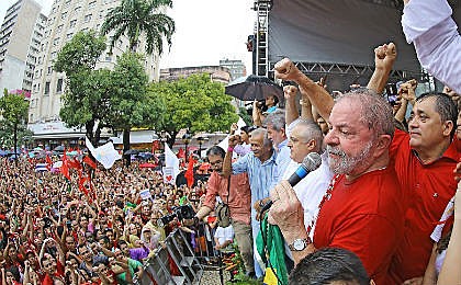 Lula participou de ato político neste sábado (2), em Fortaleza (CE).