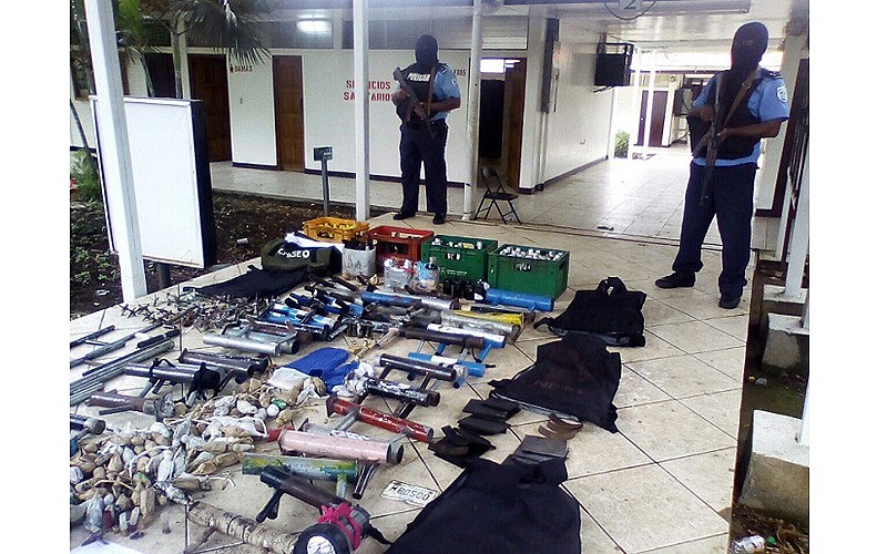 Polícia Nacional divulgou imagens de armamento encontrado dentro da Universidade Nacional Autônoma de Manágua, onde opositores se reuniam