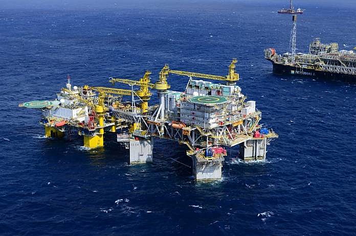 Plataforma para exploração de petróleo da Petrobras