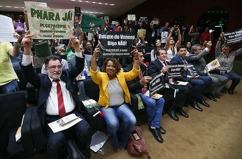 Abertura de seminário "Terra e territórios: alimentação saudável e redução de agrotóxicos” na Câmara, com participação da sociedade