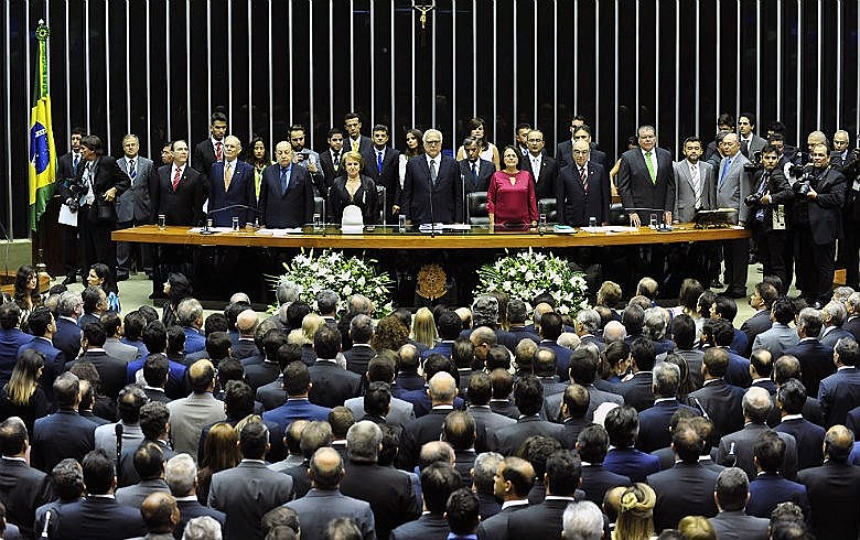 Deputados tomam posse na Câmara