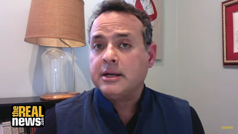 O historiador e analista político Vijay Prashad concedeu entrevista ao The Real News sobre a conjuntura da Venezuela