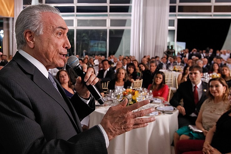 Michel Temer discursa durante jantar oferecido aos parlamentares