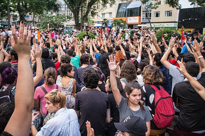 A primeira manifestação ocorreu no dia 6 e terminou com repressão policial e oito pessoas detidas
