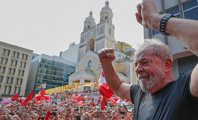Ex-presidente Lula em ato realizado em Florianópolis