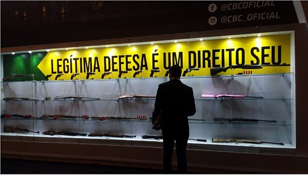 Estande das brasileiras Taurus e CBC indica o interesse do mercado na flexibilização da posse e do porte de arma