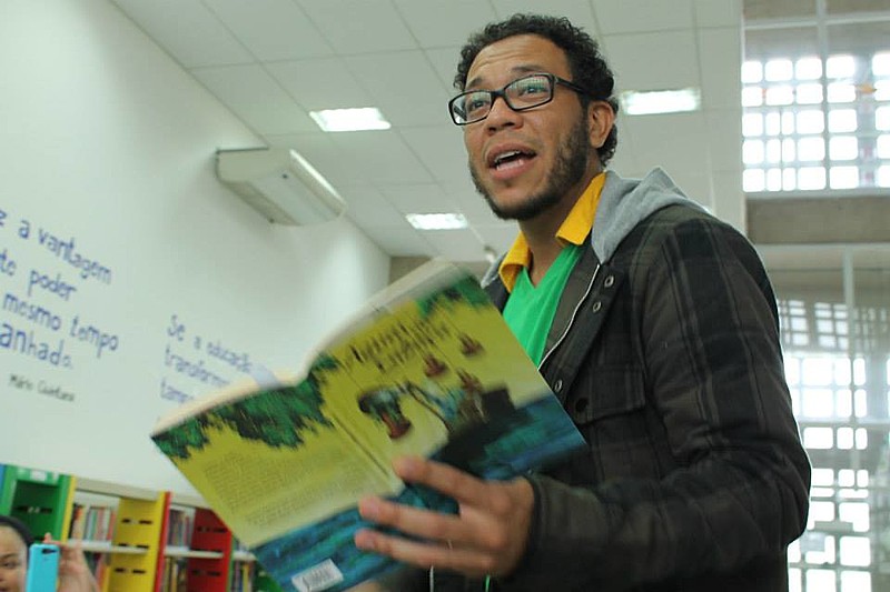 Michel Yakini é escritor e produtor cultural