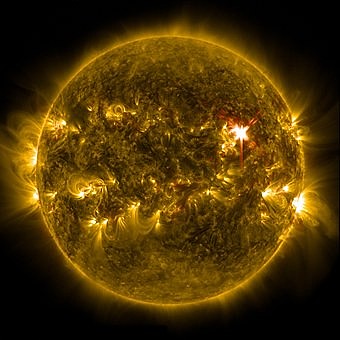 Temos o foco no signo solar porque o sol é o centro do sistema solar