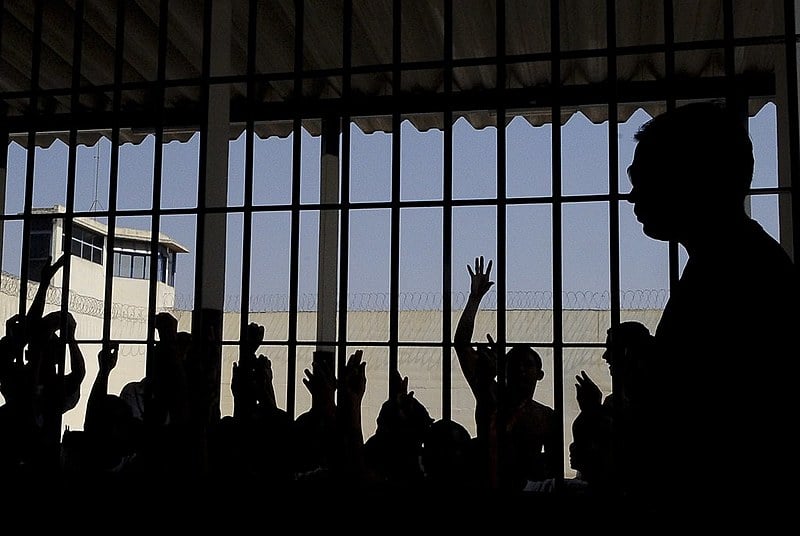 Os presos rogam benefícios, como os encontros íntimos, enquanto a administração requer que eles sejam "bem comportados"