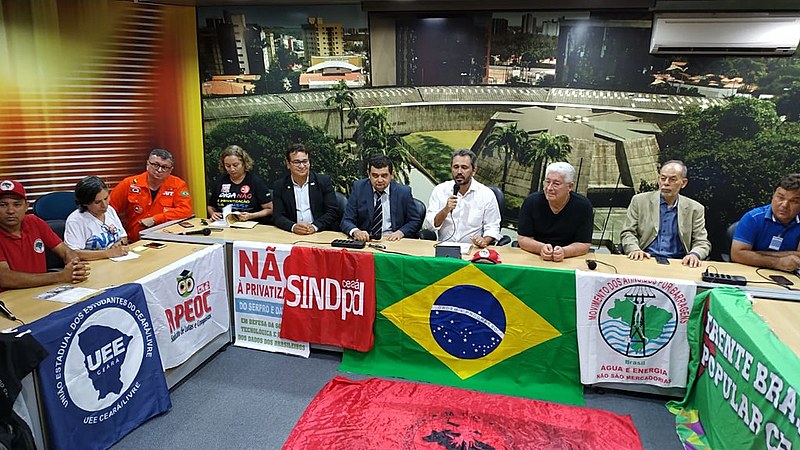 O ex-Senador Roberto Requião (MDB), veio à Fortaleza para participar do lançamento.