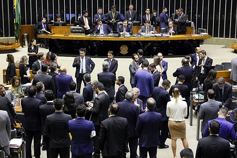 Enquanto estadunidenses terão acessos a todas instalações, brasileiros terão restrição circular