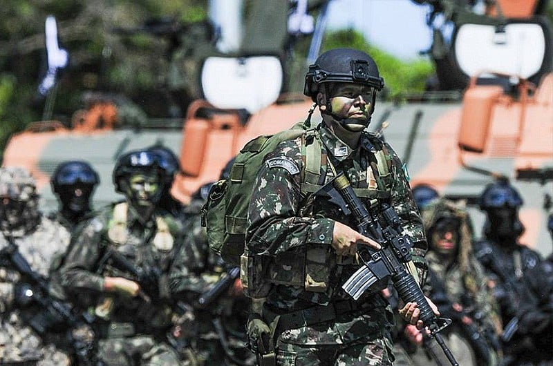 Exército brasileiro nega que a operação conjunta com EUA e países da região sirva como embrião para uma base multinacional na Amazônia