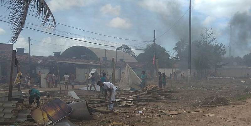 Acampamento foi montado no Colinas do Sul na periferia de João Pessoa, depois da violência, dos barracos não sobraram nada.