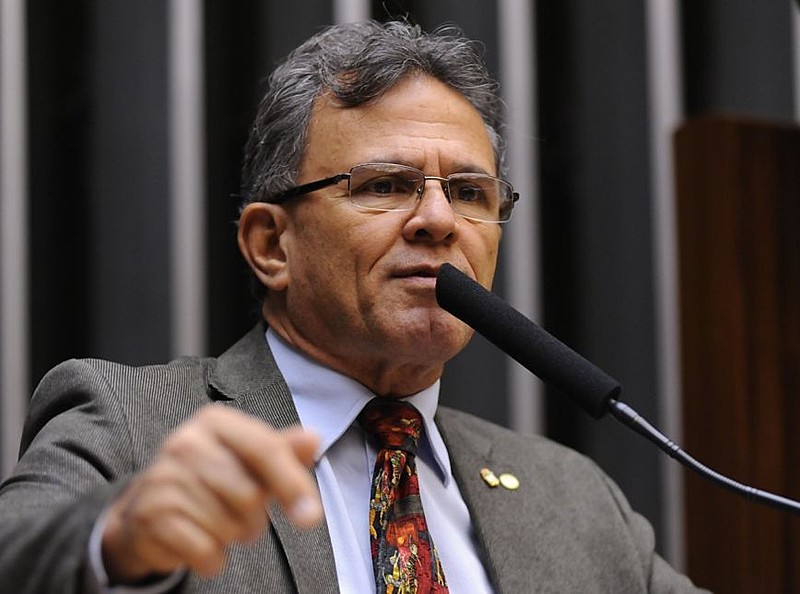 Paulo Rubem já foi vereador do Recife (1993-94), em seguida deputado estadual (1995-2002), além de federal. Hoje leciona na UFPE.
