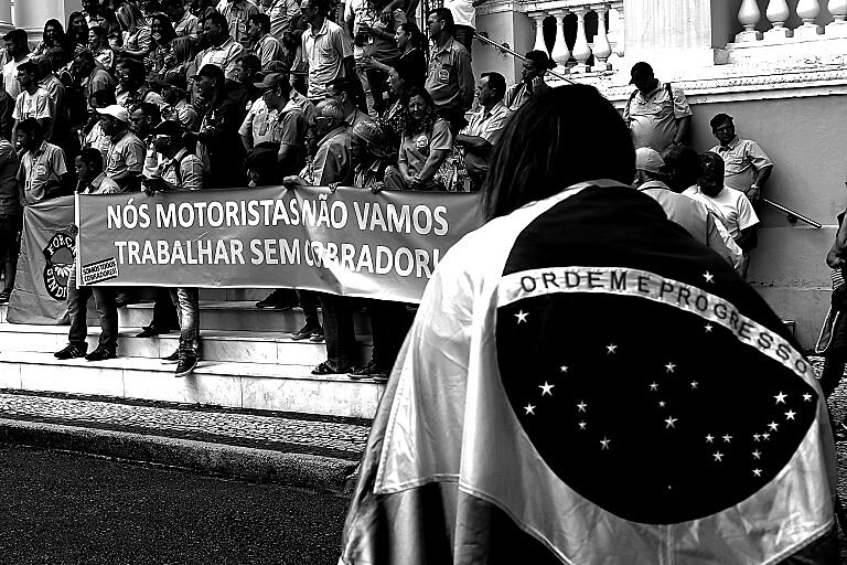 Trabalhadores apelidam PL como "lei do desemprego".